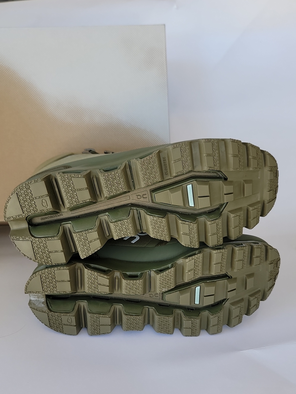 On Cloudrock Waterproof Women's Mid Top Hiking Shoes Green Lace Up 23-99245 - Picture 7 of 10